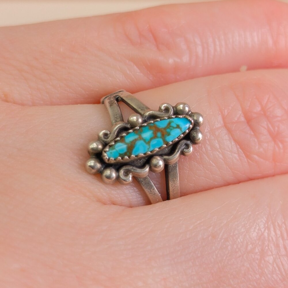 Vintage Bell Trading Post Sterling Silver Turquoise Split-Shank Ring, Size 6.75 - Picture 7 of 7